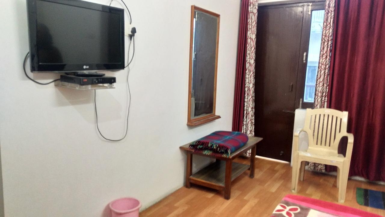 Ishan Paying Guest House Varanasi Exterior photo