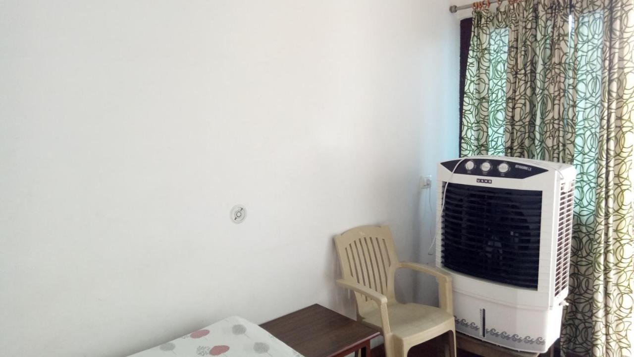 Ishan Paying Guest House Varanasi Exterior photo