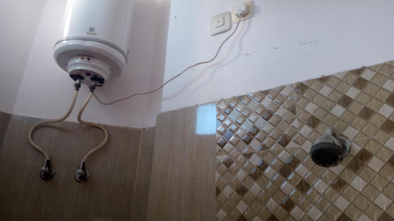 Ishan Paying Guest House Varanasi Exterior photo